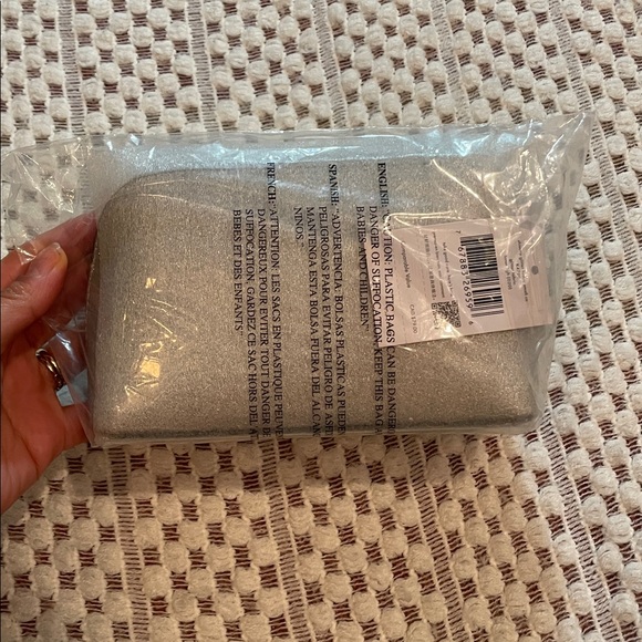 NWT Kate Spade Shimmy Glitter Small Cosmetic Case (Lunar Light Silver) - Picture 7 of 13